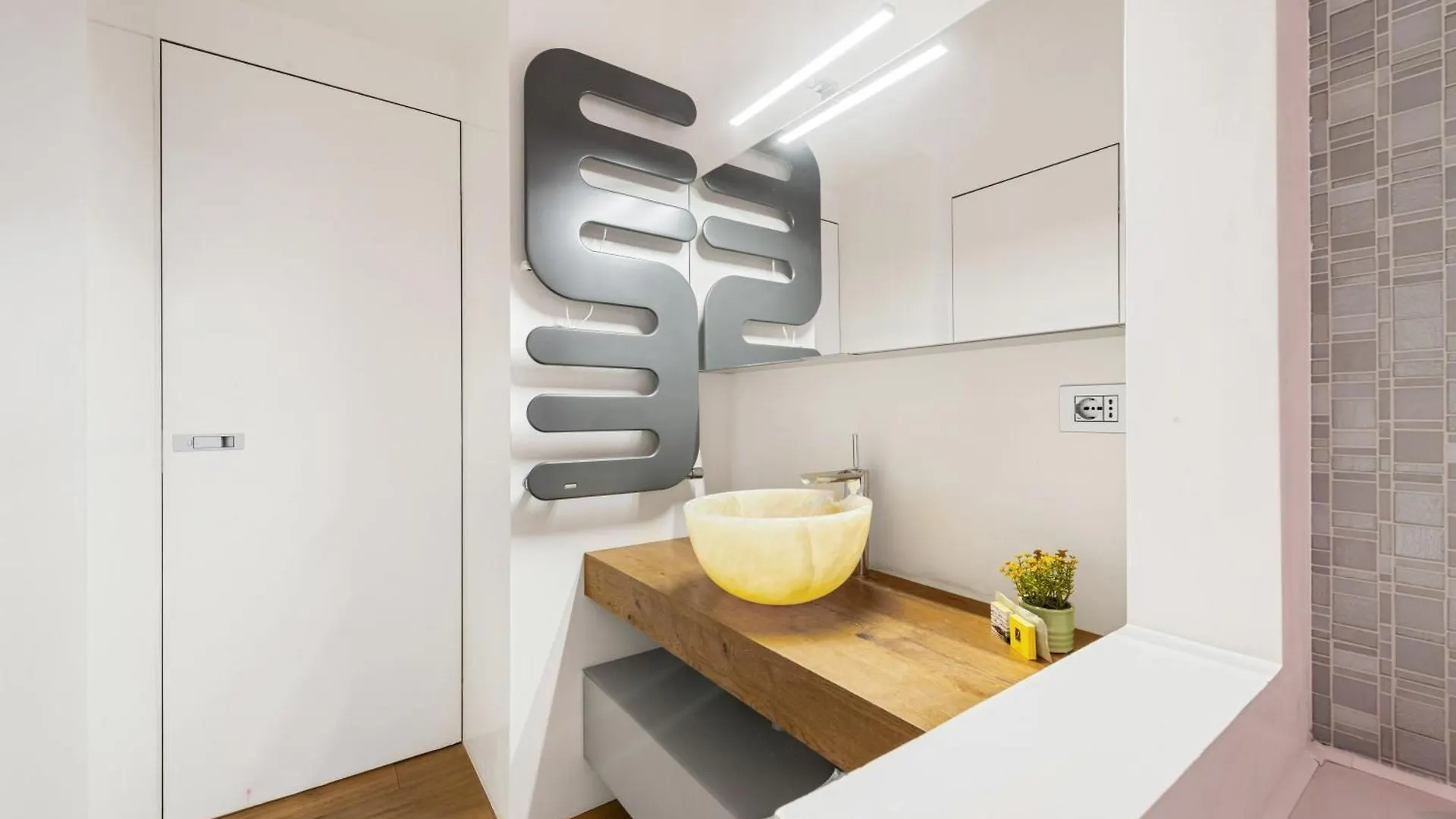 Apartmán Idromassaggio Brera - 5 Min Duomo Milán 0*,